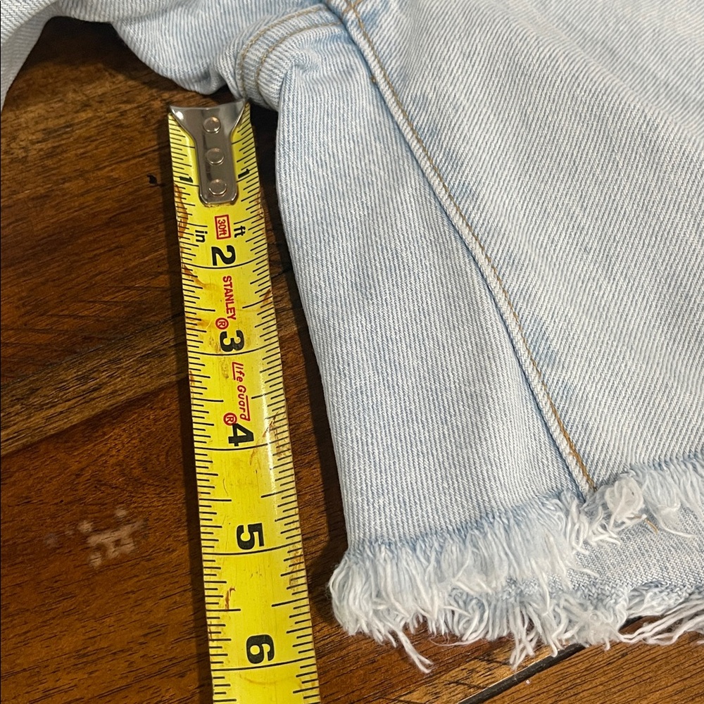 Levi’s 501 Mid Thigh Cutoff Denim Jean Shorts light wash blue button fly sz 27 - Picture 11 of 13